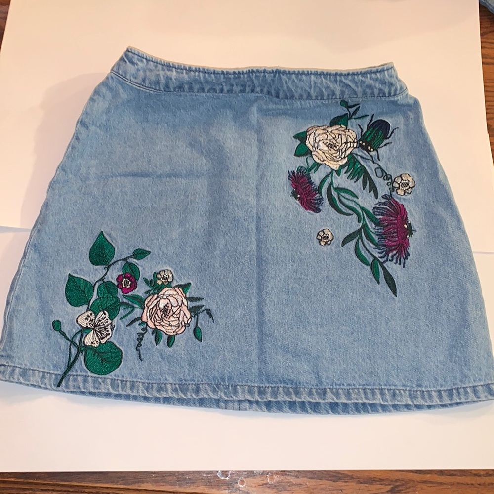 H&M embroidered jean skirt
